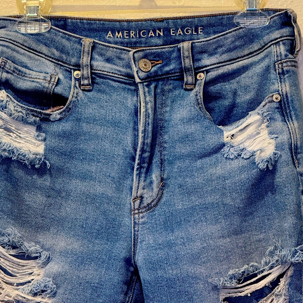 American Eagle size 6 Regular Mom jeans